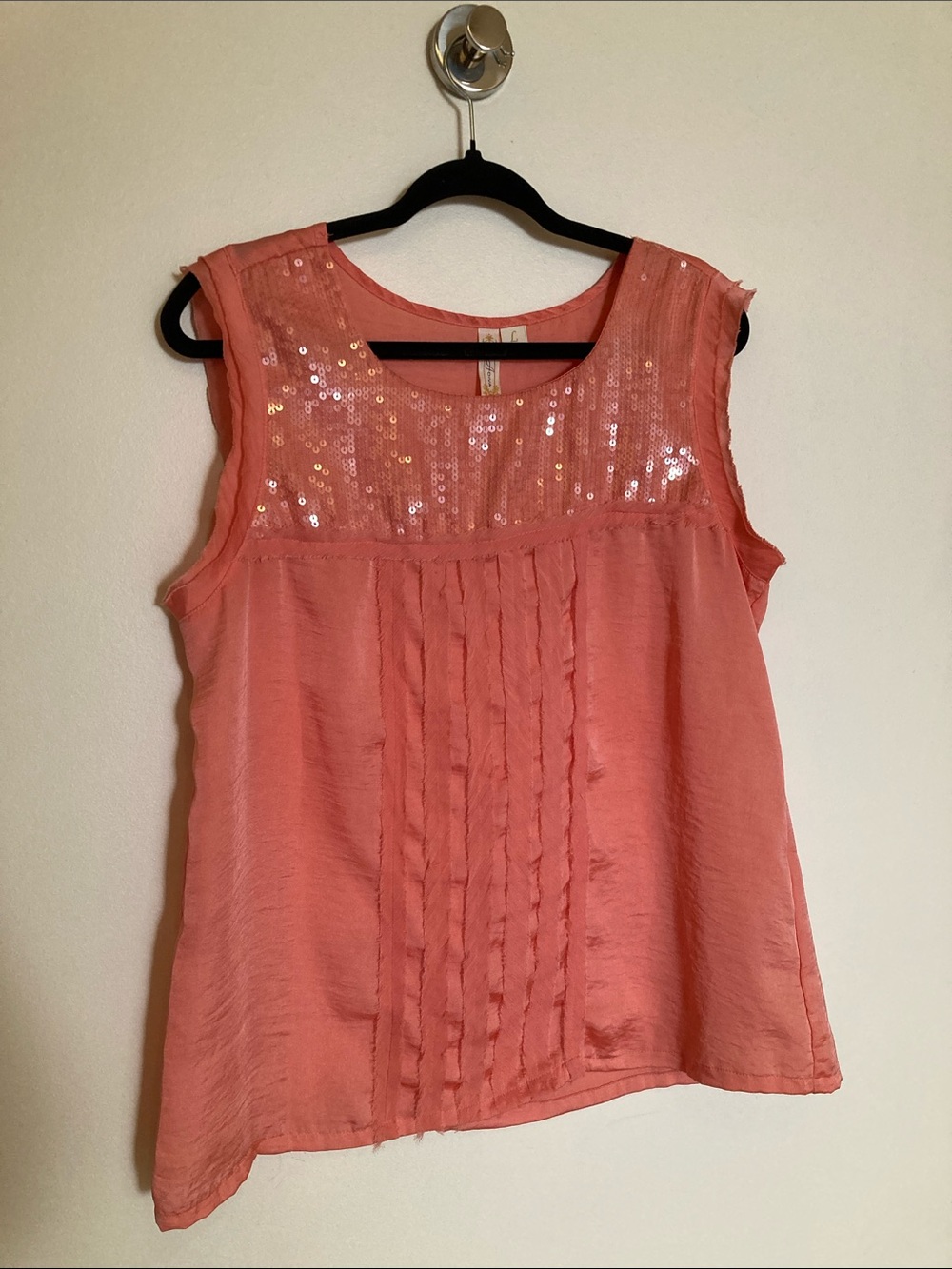 Sleeveless Pintuck Sequinned Tank